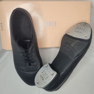 Bloch 8.5 lace up Tap Shoes